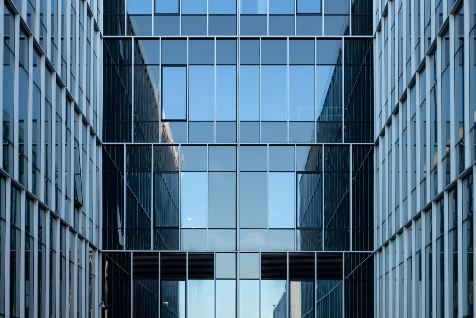Fachada de agência do Itaú Unibanco